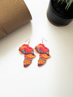 Load image into Gallery viewer, EARRINGS - MULTICOLOR ANIMAL PRINT AFRICAN SHAPE - Lovely Push Boutique
