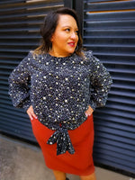Load image into Gallery viewer, PLUS SIZE FLORAL BLOUSE - Lovely Push Boutique
