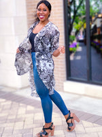 Load image into Gallery viewer, LEAVES PATTERN LONG KIMONO - Lovely Push Boutique
